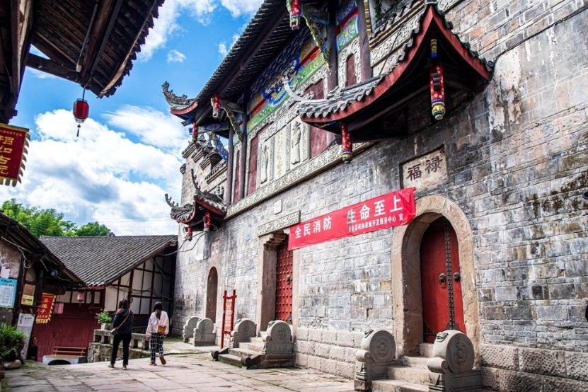 昌乐:八旬老人“烙笔生花”创作众多佳作 初心不改愿把“老手艺”传给更多人